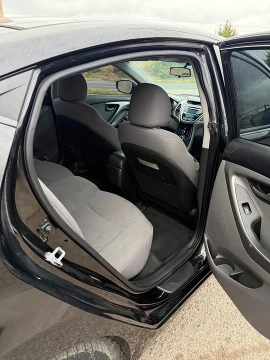 2015 Hyundai Elantra - Image 5 of 10