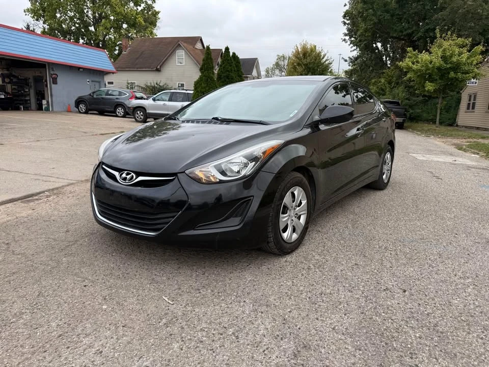 2015 Hyundai Elantra - Image 2 of 10
