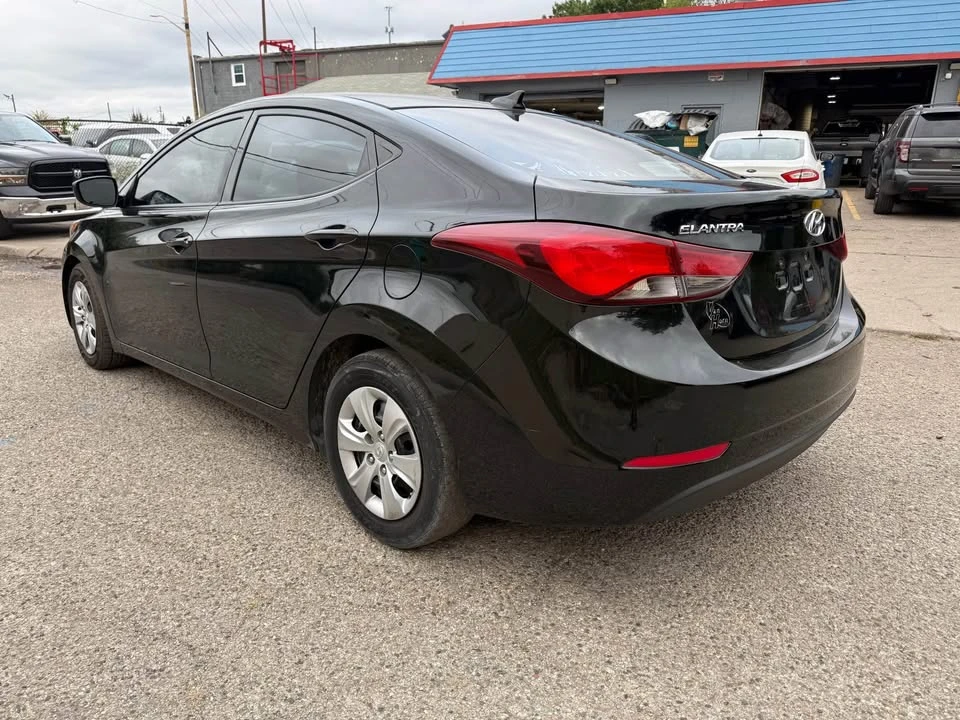 2015 Hyundai Elantra - Image 3 of 10