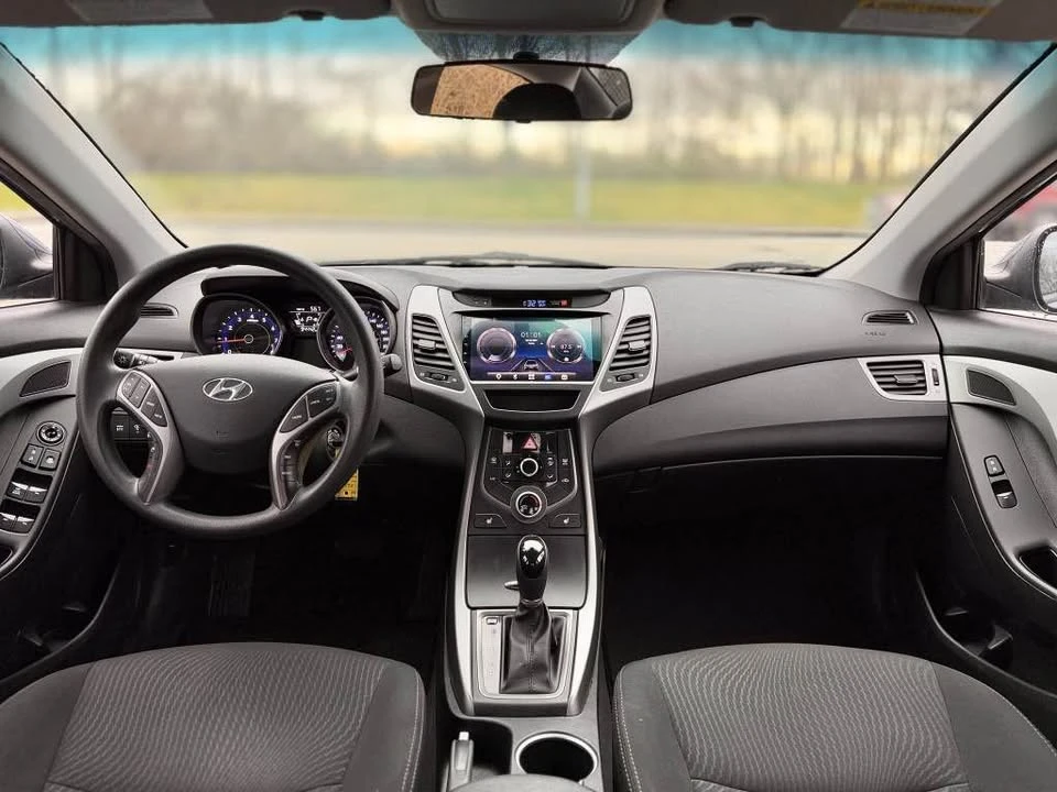 2015 Hyundai Elantra - Image 8 of 9