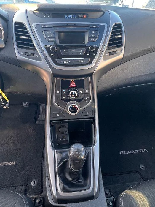 2015 Hyundai Elantra - Image 10 of 11