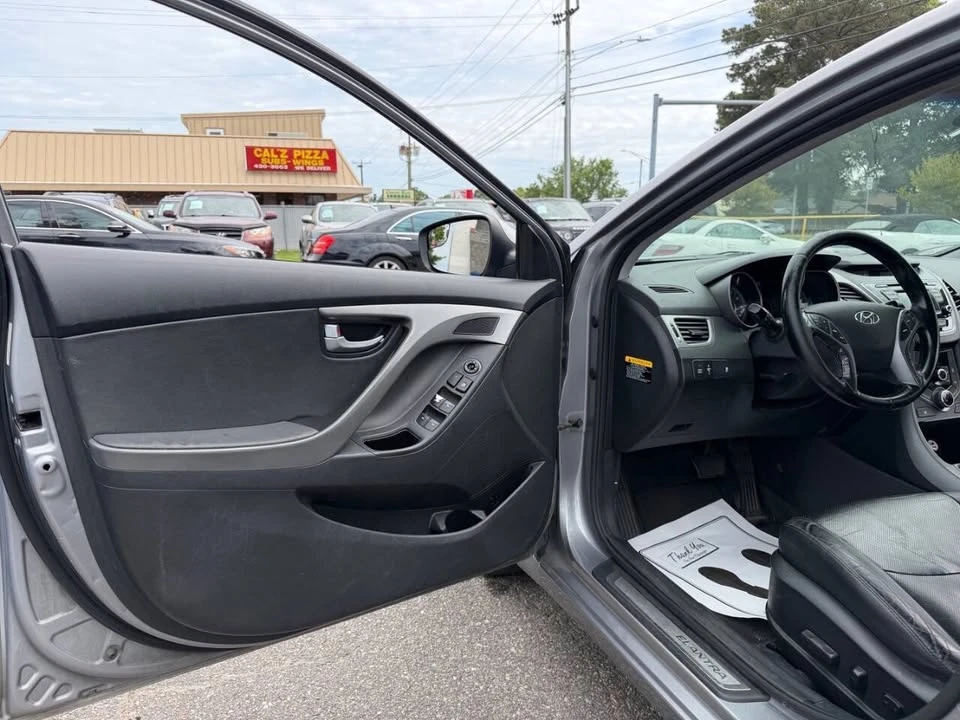 2015 Hyundai Elantra - Image 9 of 20