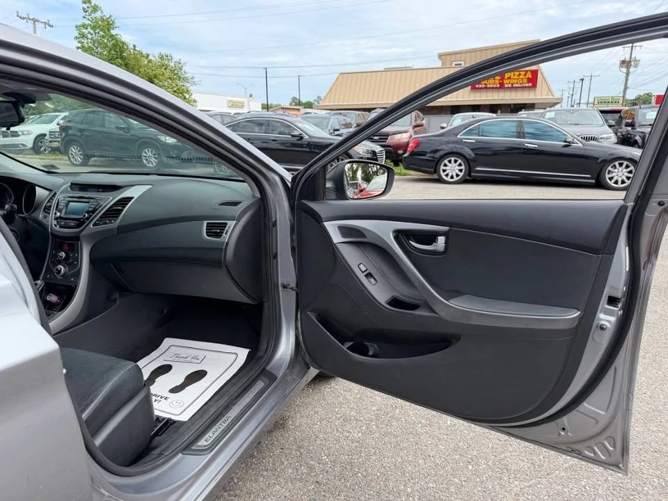 2015 Hyundai Elantra - Image 17 of 20