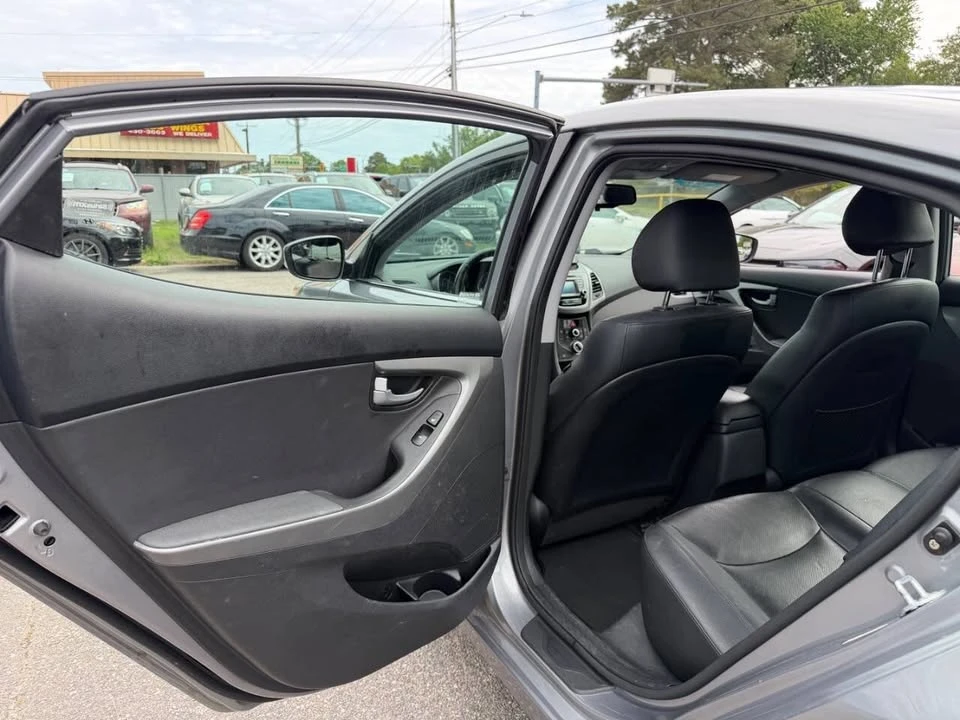 2015 Hyundai Elantra - Image 13 of 20