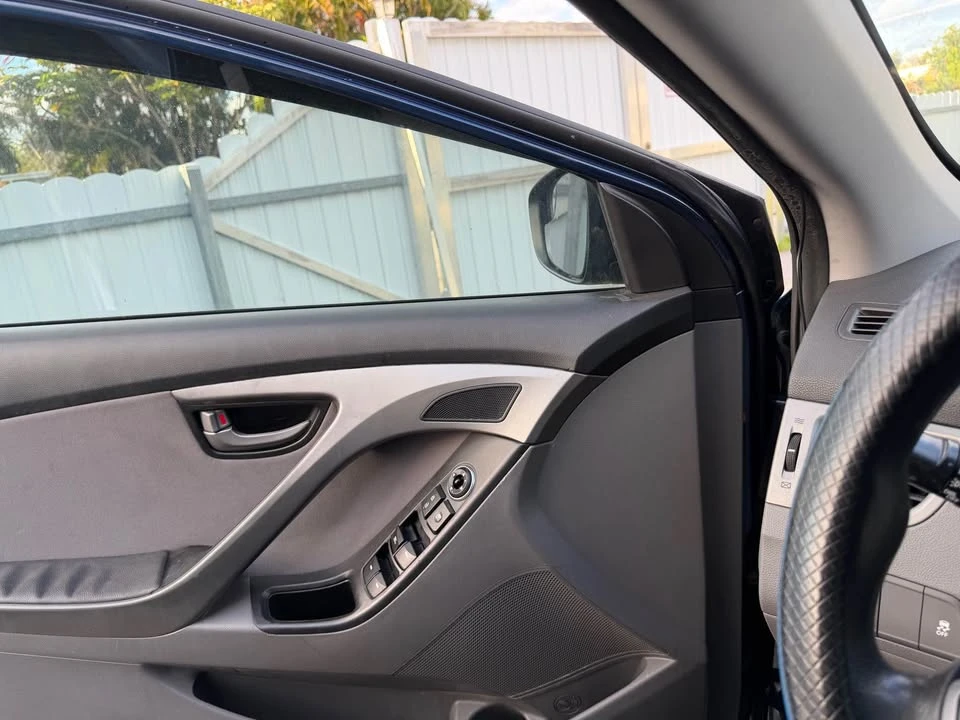2015 Hyundai Elantra - Image 4 of 5