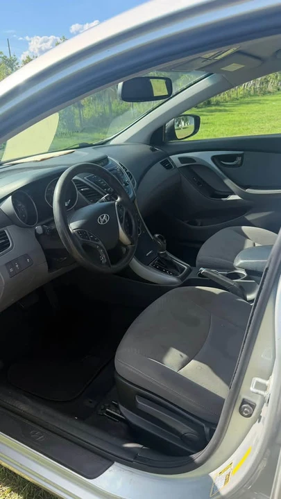 2015 Hyundai Elantra - Image 7 of 9