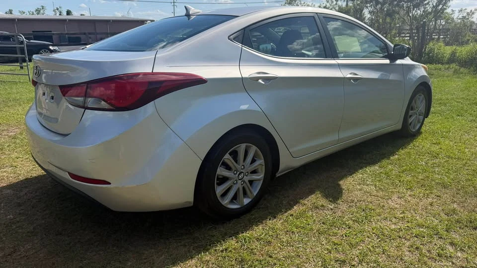 2015 Hyundai Elantra - Image 8 of 9