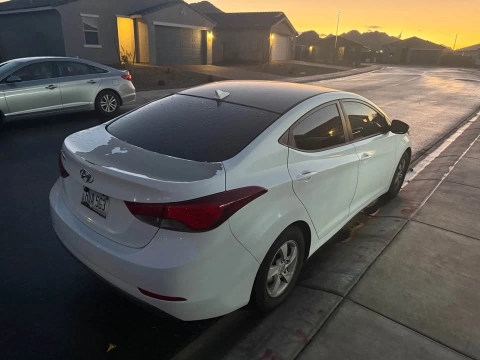 2015 Hyundai Elantra - Image 4 of 11