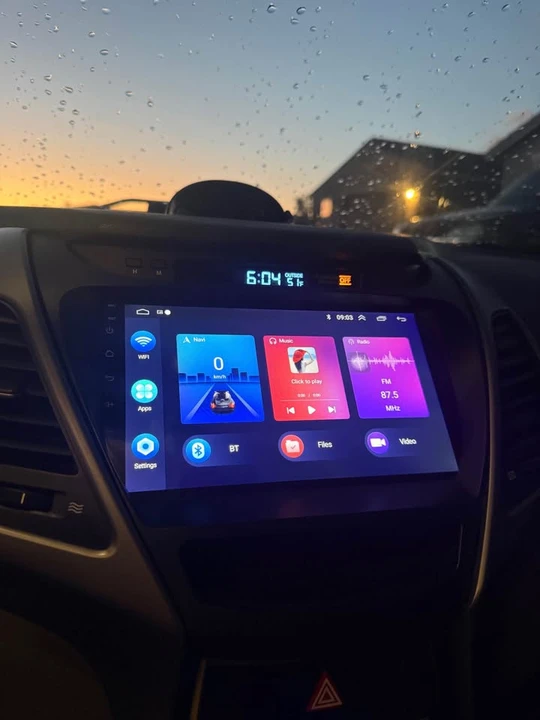 2015 Hyundai Elantra - Image 8 of 11