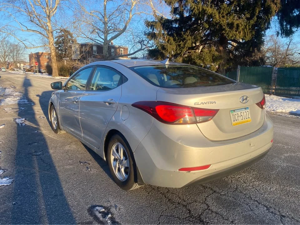 2015 Hyundai Elantra - Image 6 of 10