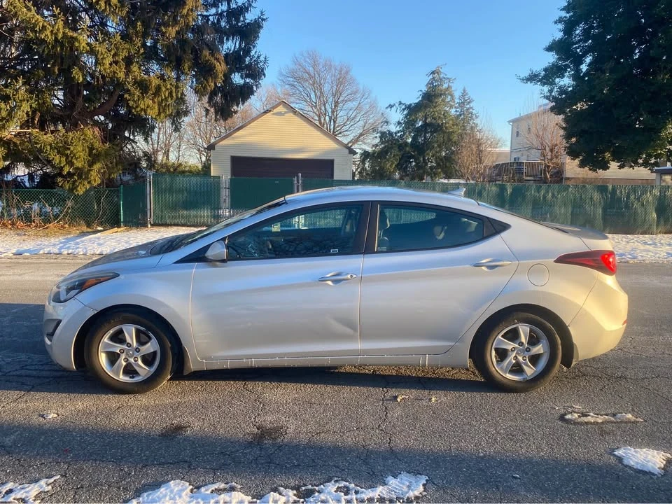 2015 Hyundai Elantra - Image 3 of 10
