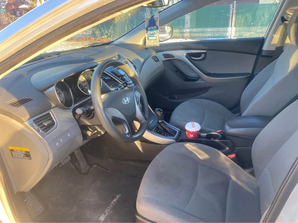 2015 Hyundai Elantra - Image 8 of 10