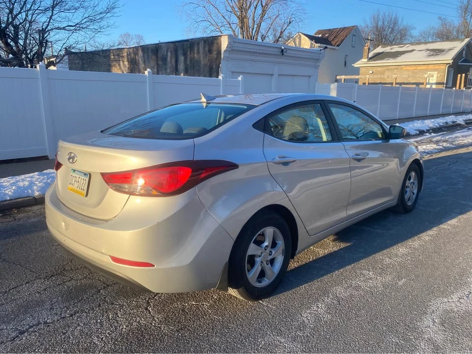 2015 Hyundai Elantra - Image 5 of 10