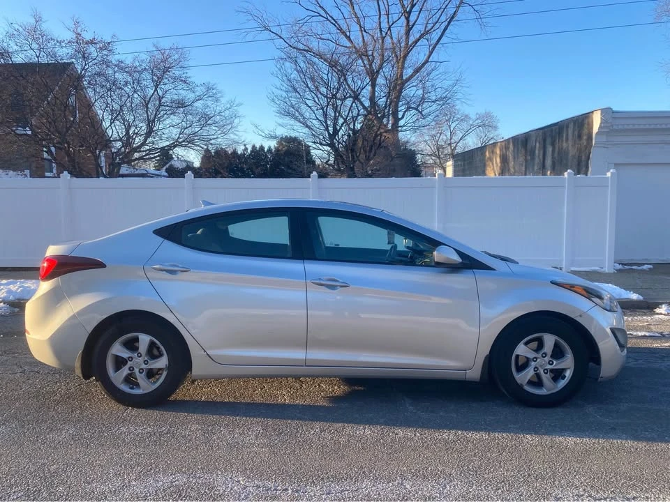 2015 Hyundai Elantra - Image 4 of 10