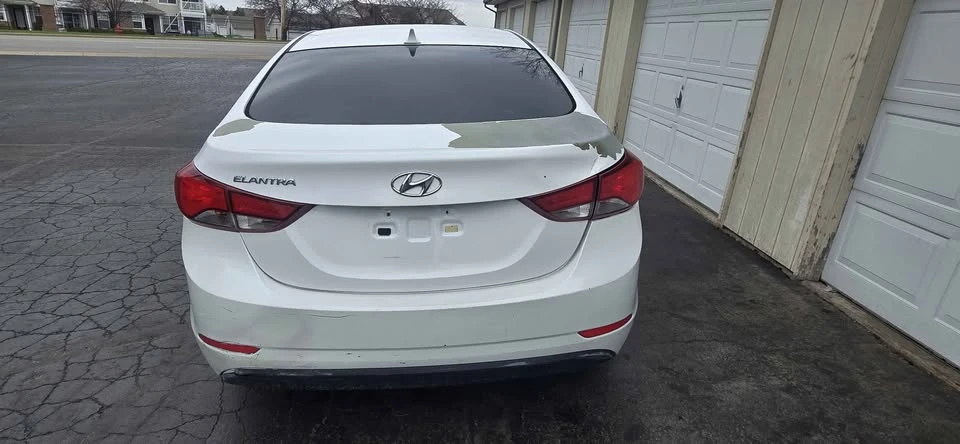 2015 Hyundai Elantra - Image 4 of 5