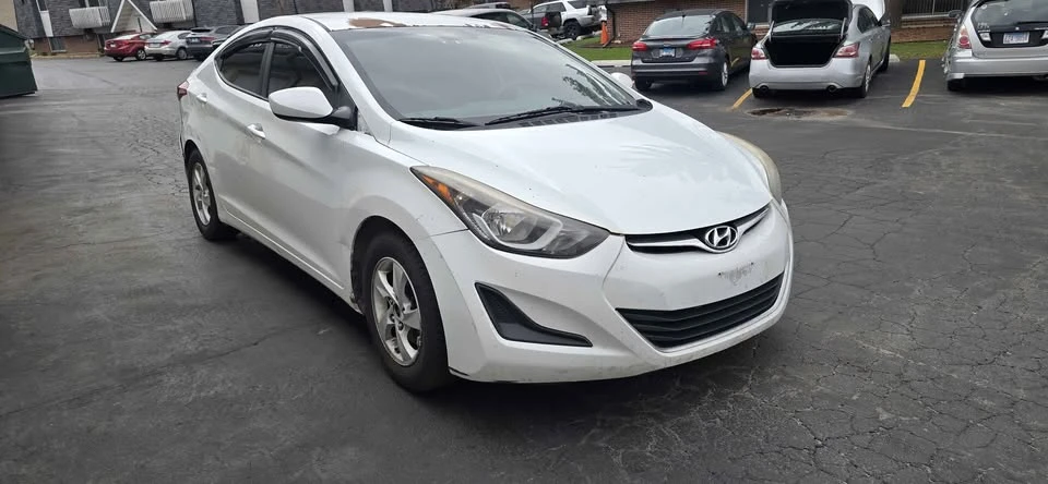 2015 Hyundai Elantra - Image 2 of 5