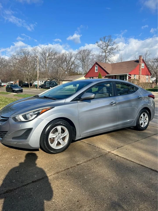 2015 Hyundai Elantra - Image 2 of 13