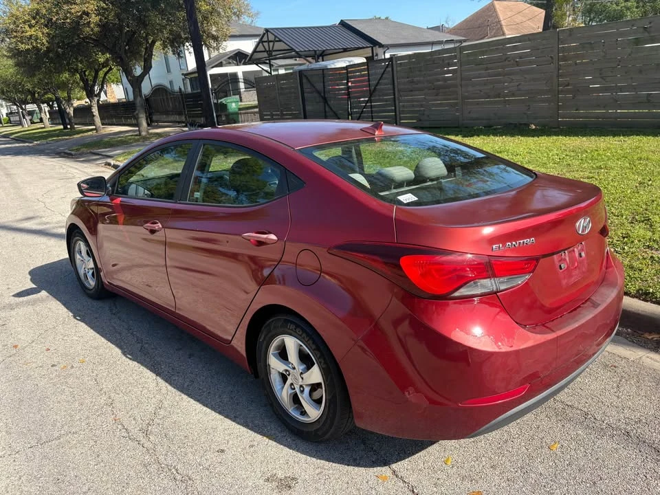 2015 Hyundai Elantra - Image 4 of 8