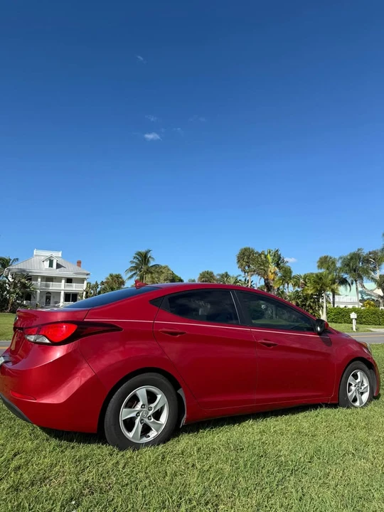 2015 Hyundai Elantra - Image 4 of 9