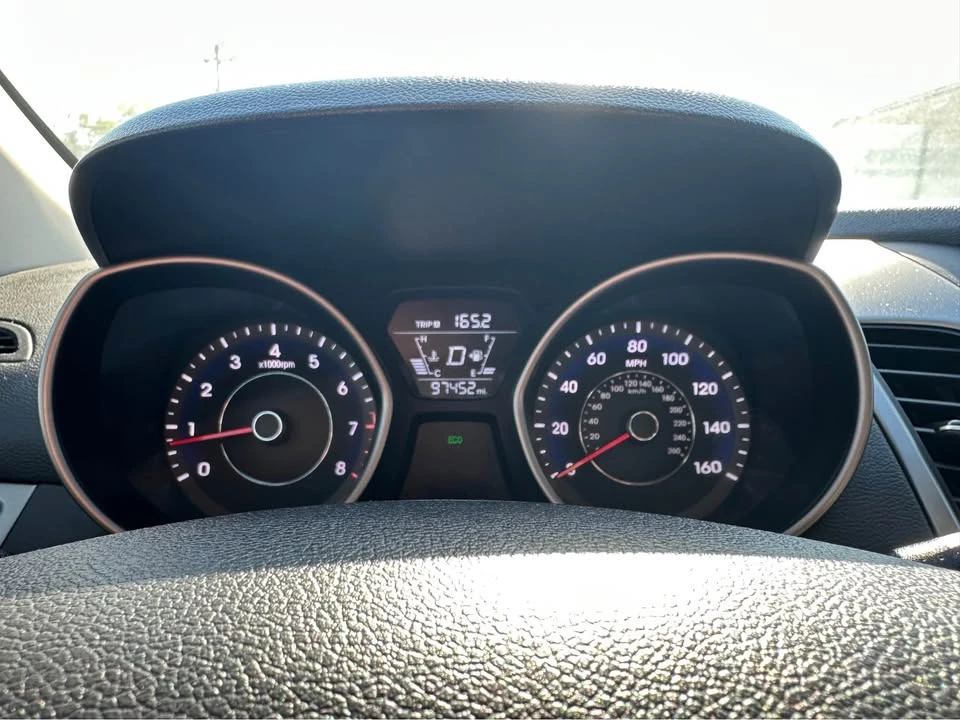 2015 Hyundai Elantra - Image 12 of 18