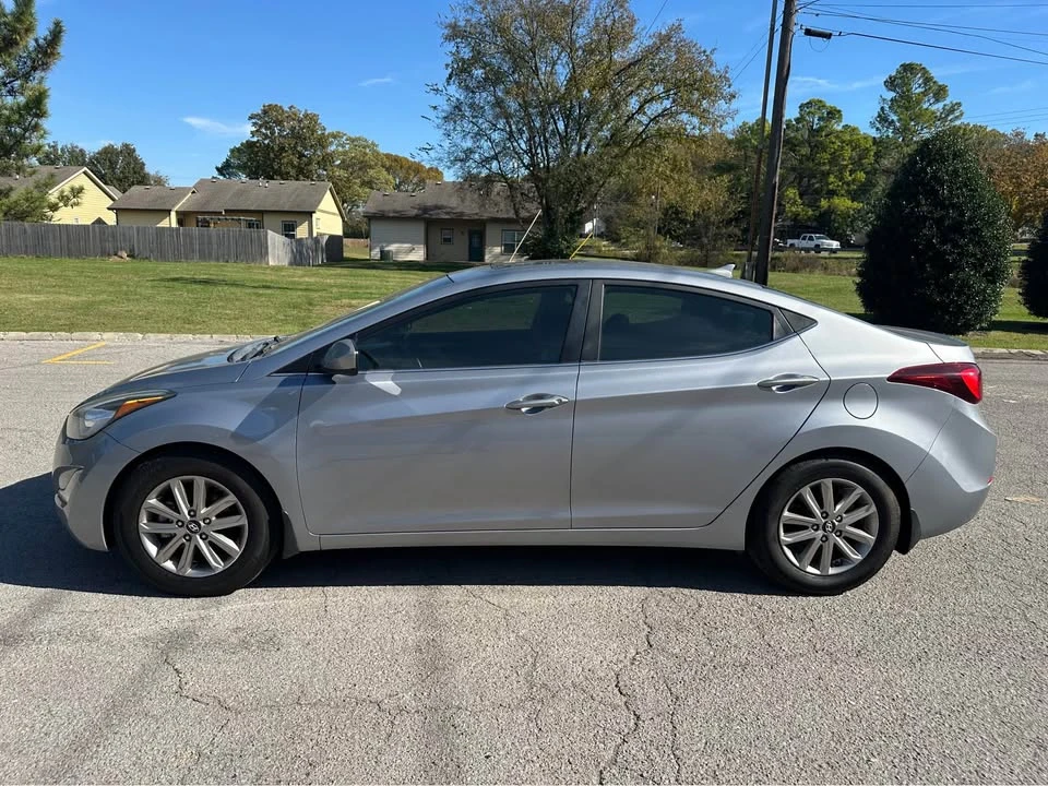 2015 Hyundai Elantra - Image 6 of 18