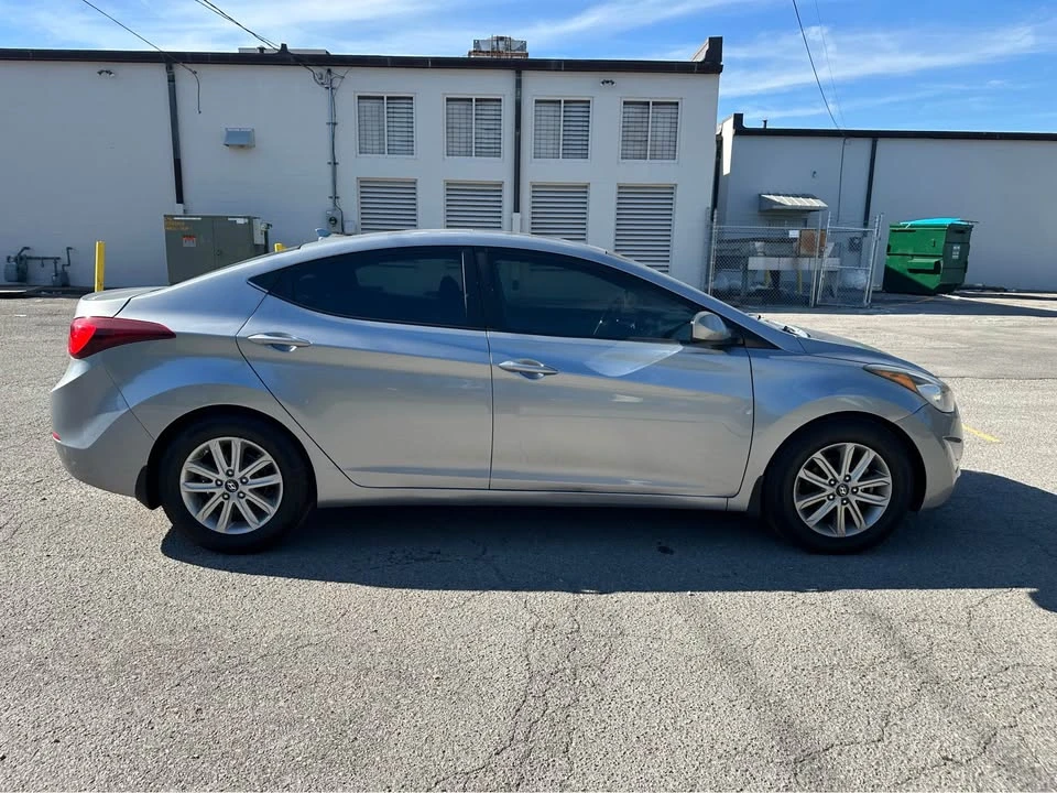 2015 Hyundai Elantra - Image 7 of 18