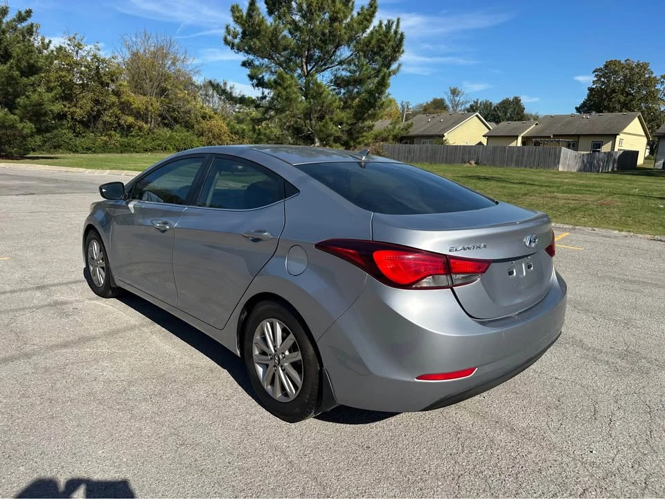 2015 Hyundai Elantra - Image 4 of 18