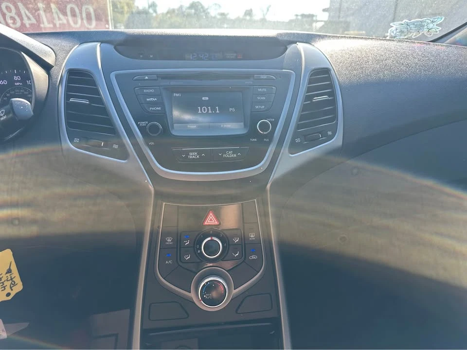 2015 Hyundai Elantra - Image 13 of 18