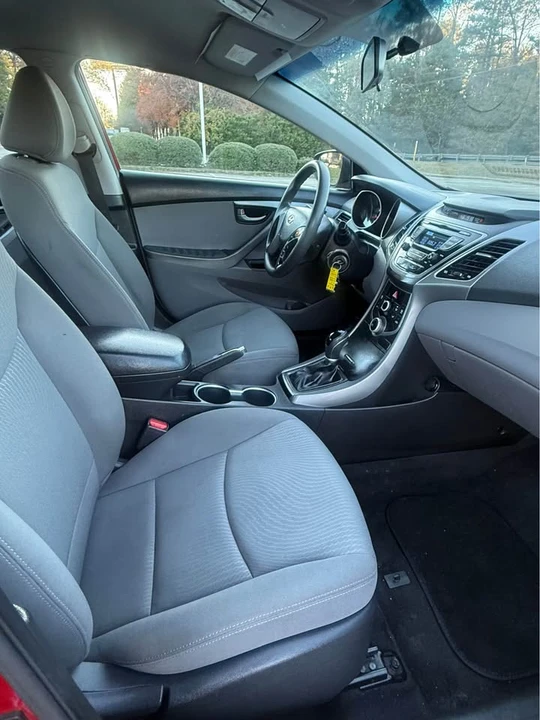 2015 Hyundai Elantra - Image 9 of 13
