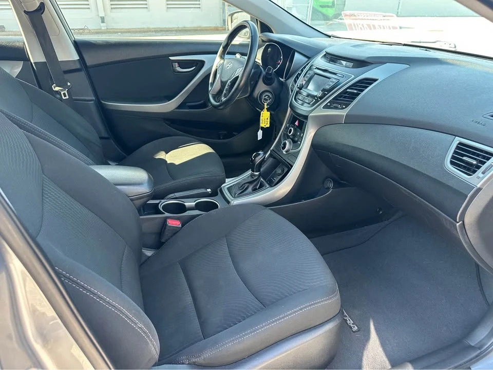 2015 Hyundai Elantra - Image 16 of 18