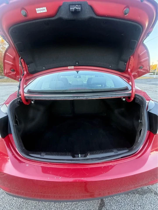 2015 Hyundai Elantra - Image 11 of 13