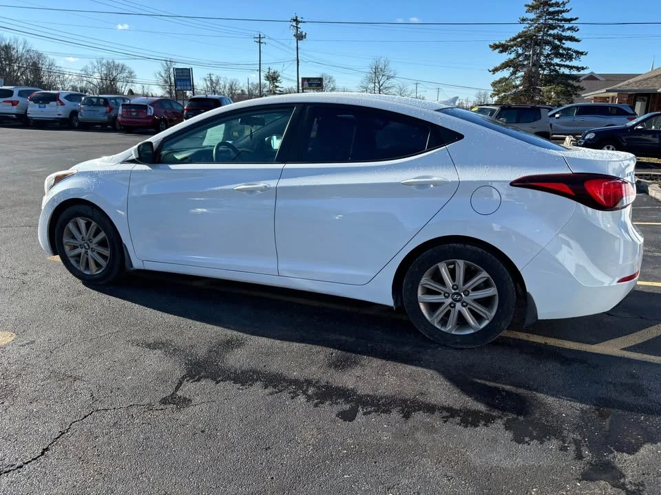 2015 Hyundai Elantra - Image 6 of 10