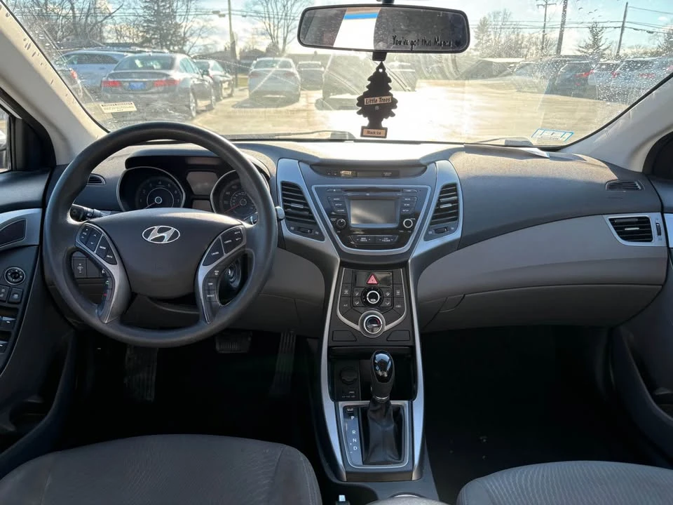 2015 Hyundai Elantra - Image 9 of 10