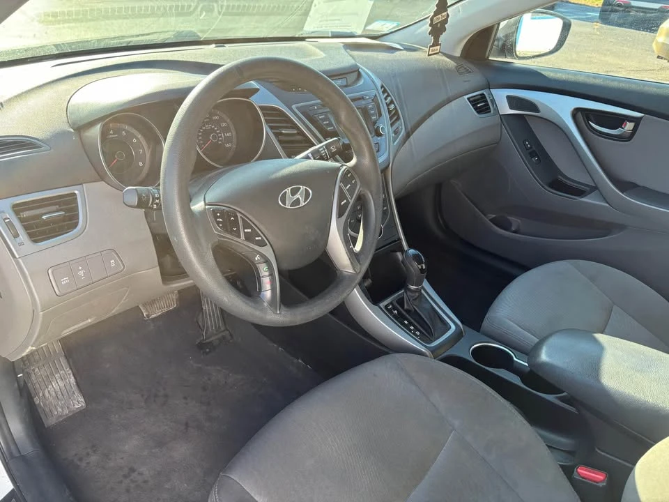 2015 Hyundai Elantra - Image 8 of 10