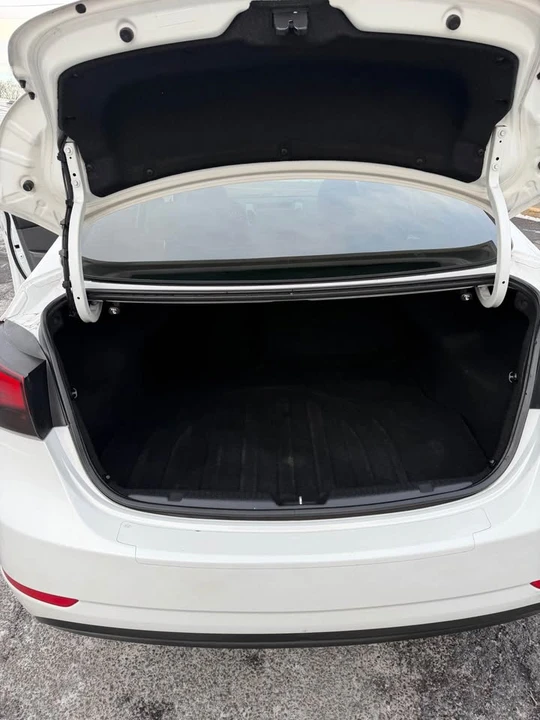 2015 Hyundai Elantra - Image 6 of 14