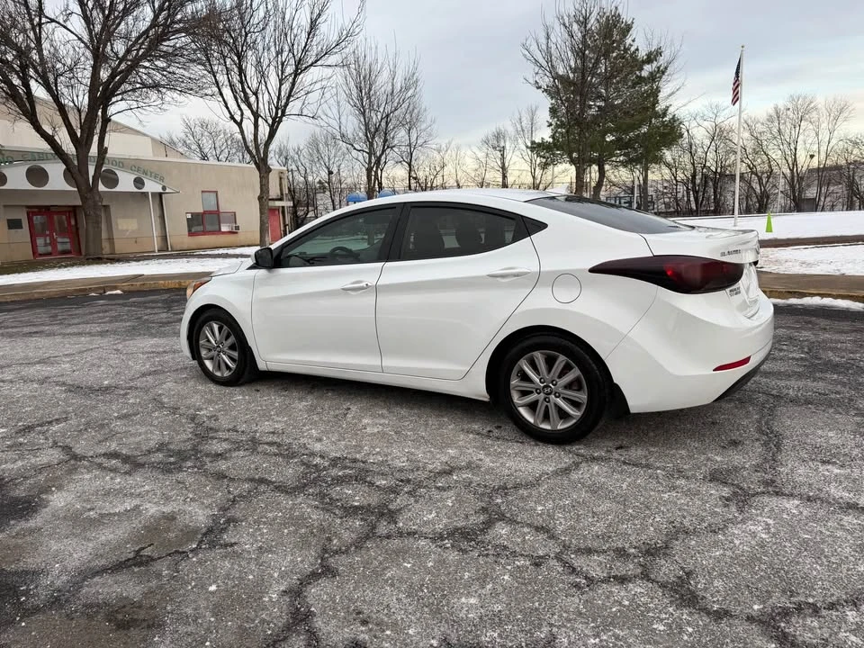 2015 Hyundai Elantra - Image 7 of 14