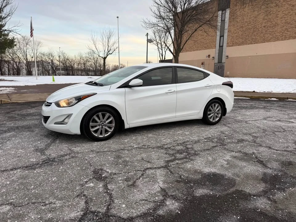 2015 Hyundai Elantra - Image 11 of 14