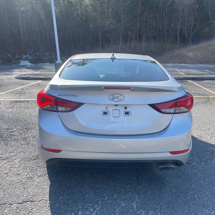 2015 Hyundai Elantra - Image 8 of 14