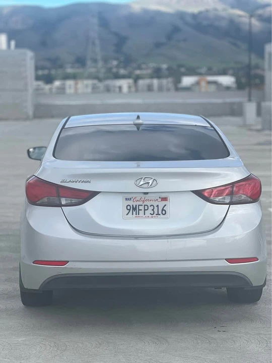 2015 Hyundai Elantra - Image 4 of 11