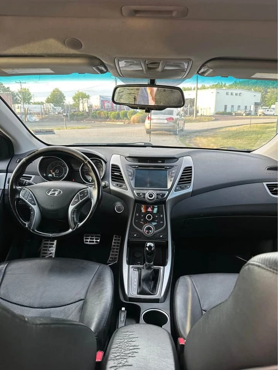 2015 Hyundai Elantra - Image 10 of 17