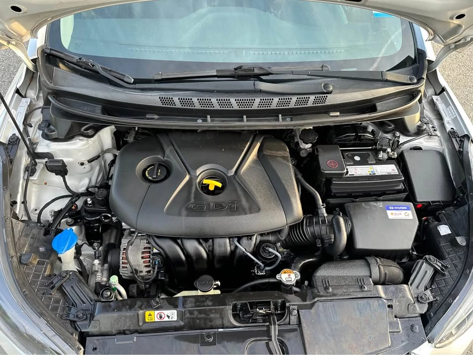 2015 Hyundai Elantra - Image 14 of 17
