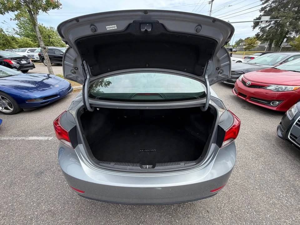 2015 Hyundai Elantra - Image 13 of 20