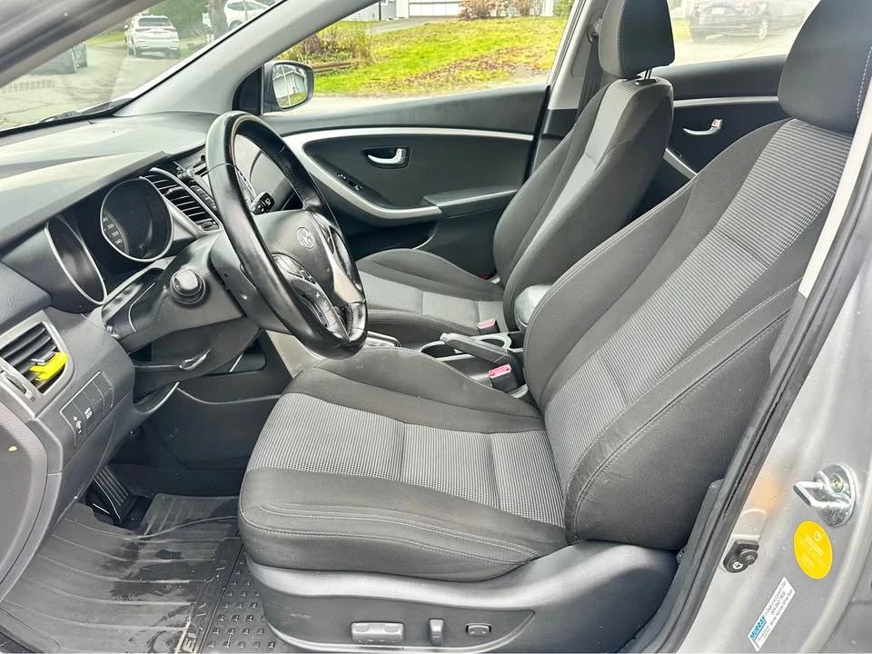 2015 Hyundai Elantra - Image 12 of 17