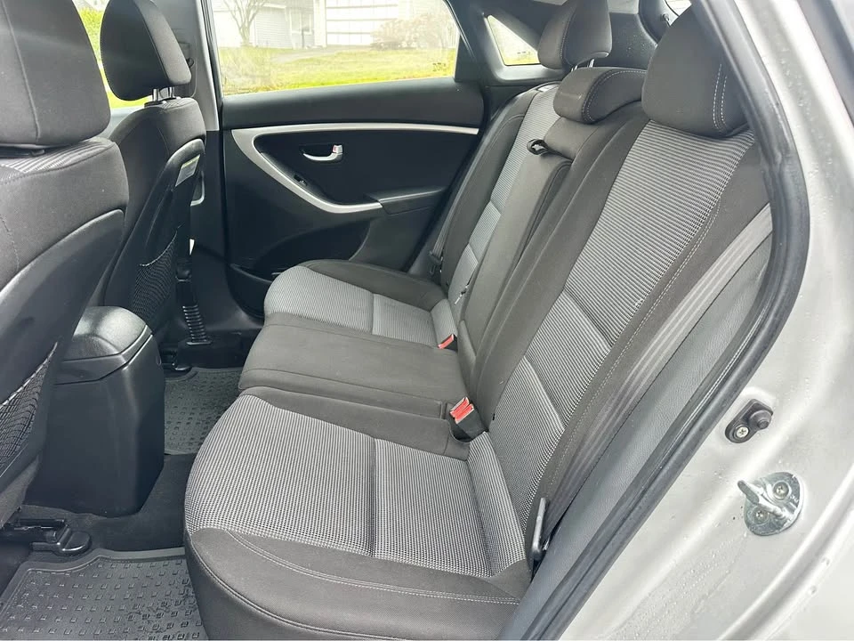2015 Hyundai Elantra - Image 13 of 17