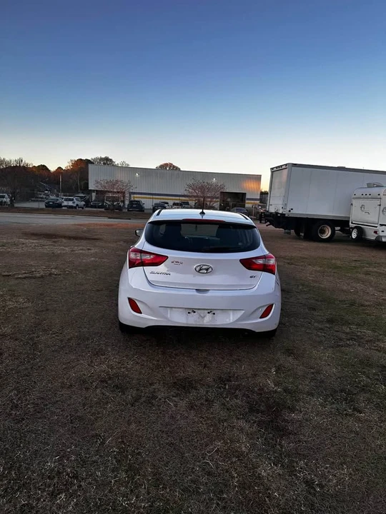 2015 Hyundai Elantra - Image 6 of 11