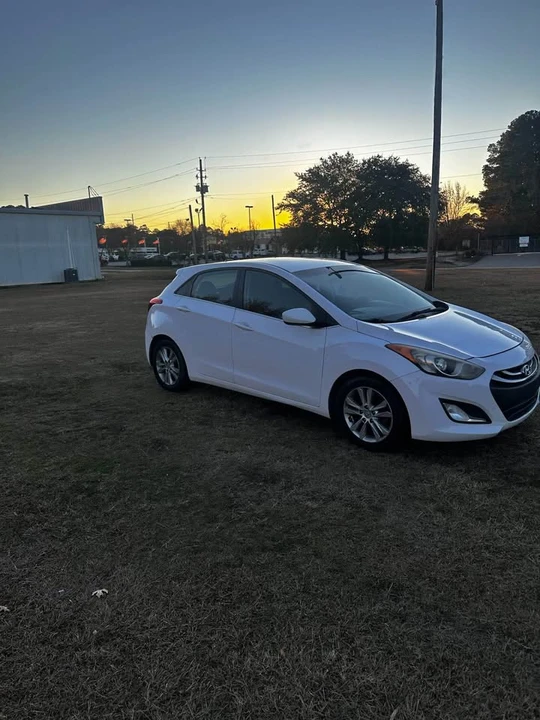 2015 Hyundai Elantra - Image 5 of 11