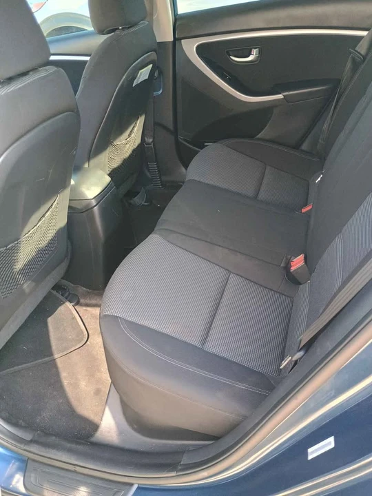2015 Hyundai Elantra - Image 7 of 9