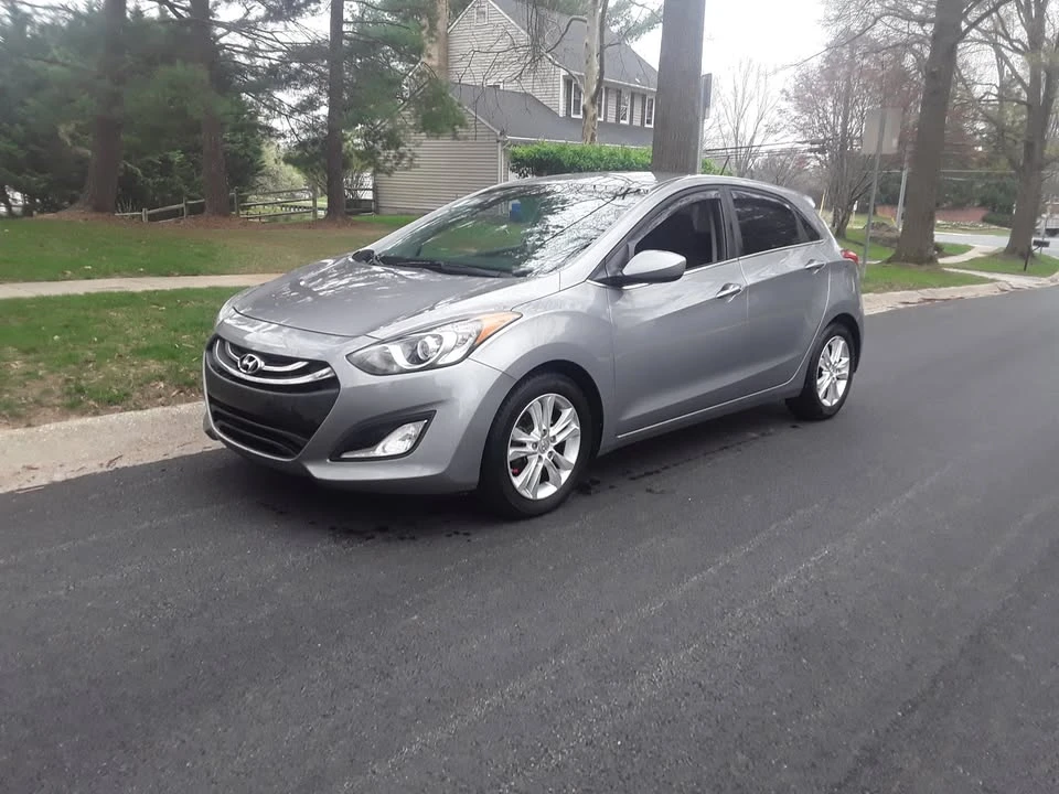2015 Hyundai Elantra - Image 2 of 17