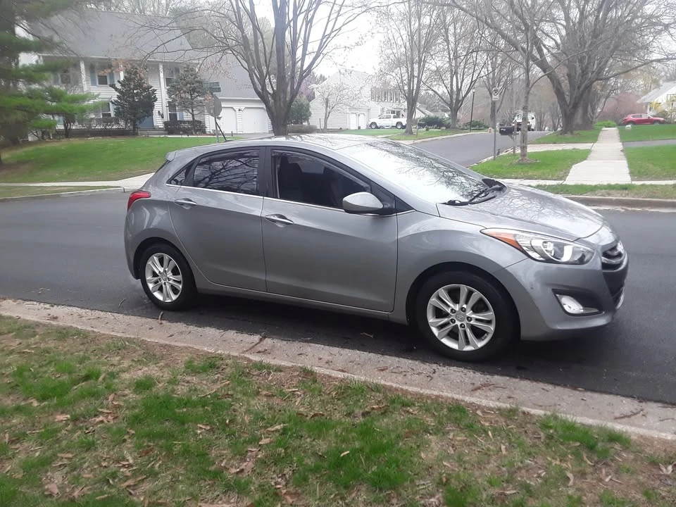 2015 Hyundai Elantra - Image 5 of 17