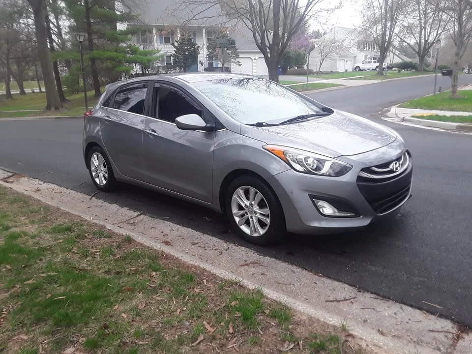 2015 Hyundai Elantra - Image 4 of 17